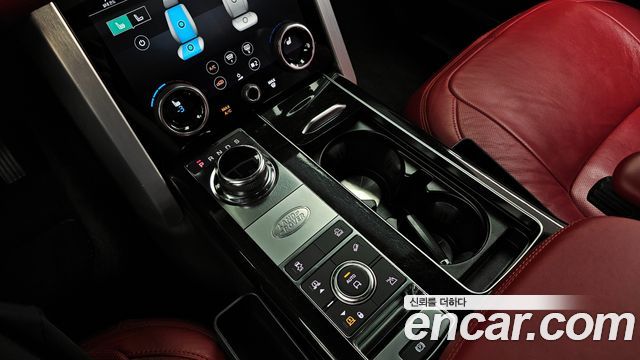 Land Rover Range Rover 2019 — photo 12
