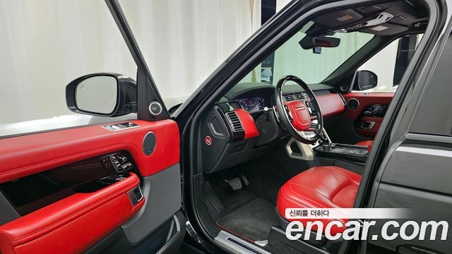 Land Rover Range Rover 2019 — photo 13