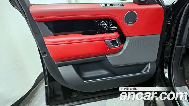 Land Rover Range Rover 2019 — photo 14