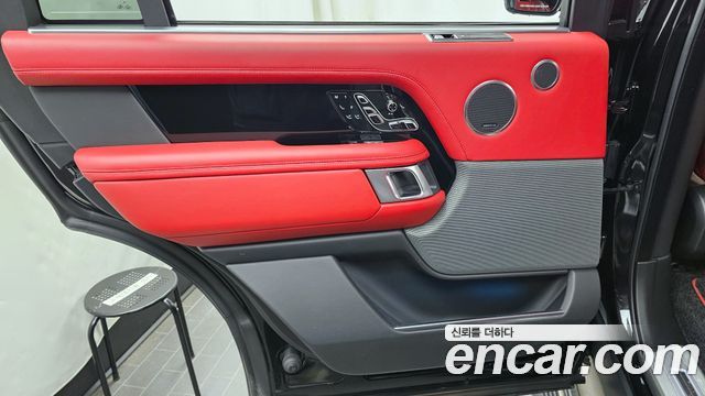 Land Rover Range Rover 2019 — photo 15