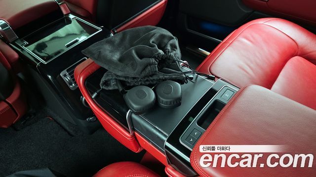 Land Rover Range Rover 2019 — photo 30