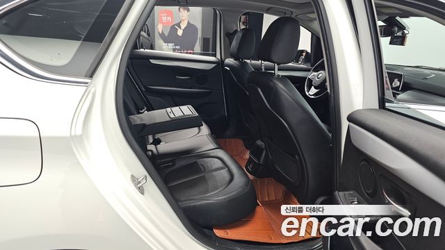 BMW 2-Series 2018 — photo 17