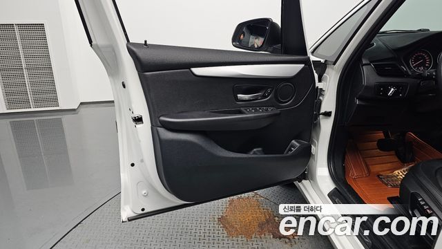 BMW 2-Series 2018 — photo 14