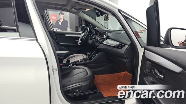 BMW 2-Series 2018 — photo 16