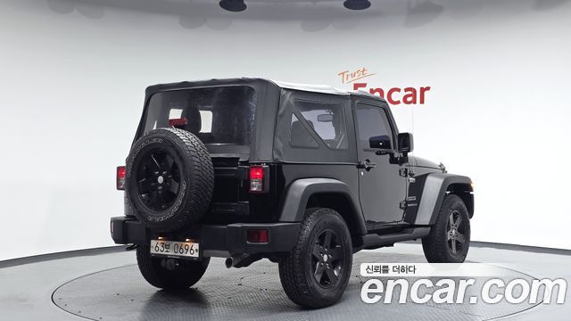 Jeep Wrangler 2016 — photo 2