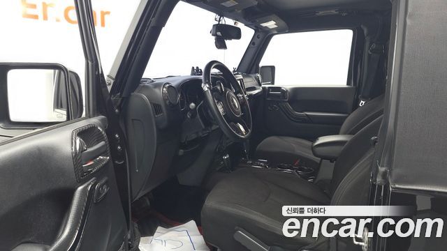 Jeep Wrangler 2016 — photo 10