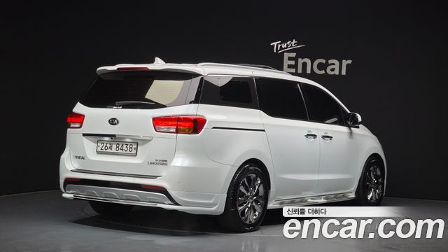 Kia Canival 2017 — photo 2
