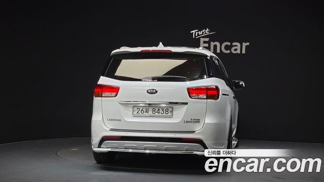 Kia Canival 2017 — photo 4