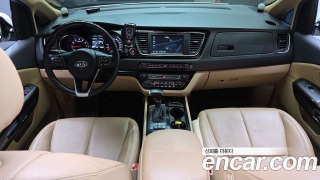 Kia Canival 2017 — photo 10