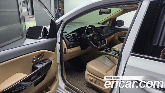 Kia Canival 2017 — photo 13