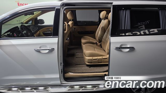Kia Canival 2017 — photo 17