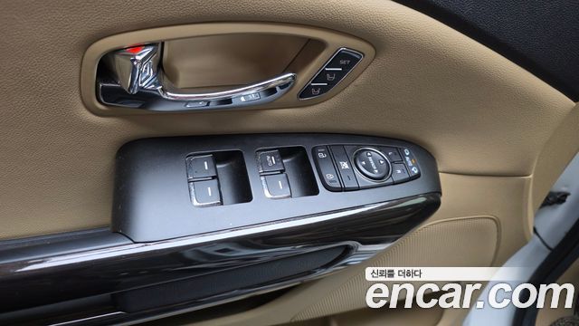 Kia Canival 2017 — photo 20