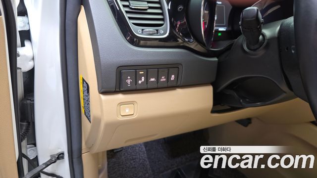 Kia Canival 2017 — photo 21