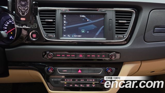 Kia Canival 2017 — photo 23