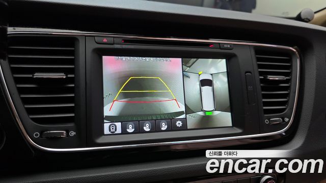 Kia Canival 2017 — photo 24