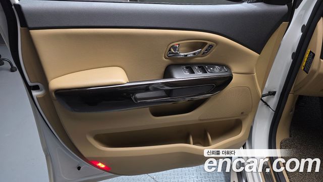 Kia Canival 2017 — photo 14