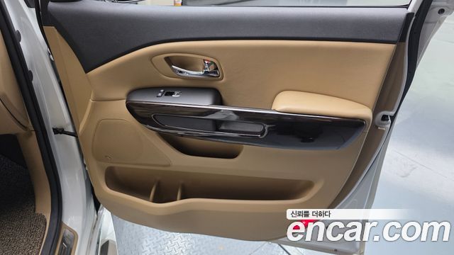 Kia Canival 2017 — photo 15