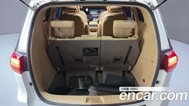 Kia Canival 2017 — photo 29