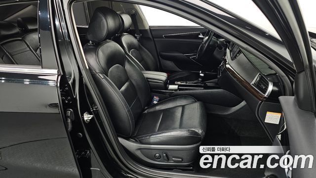 Kia K7 2018 — photo 11