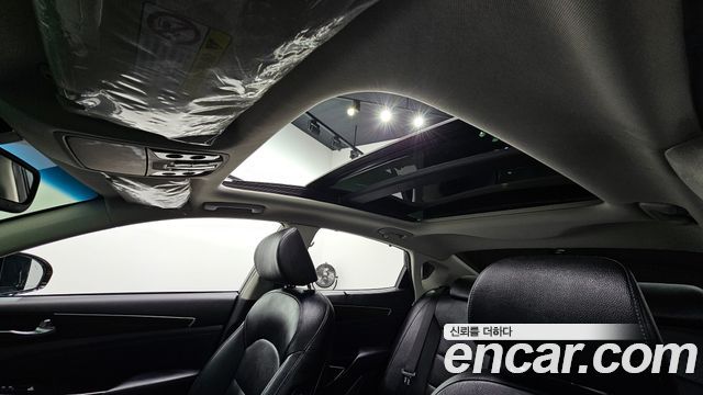 Kia K7 2018 — photo 18