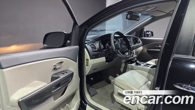 Kia Canival 2019 — photo 10