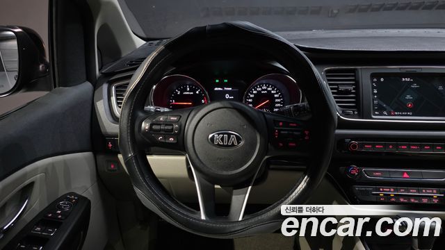 Kia Canival 2019 — photo 14