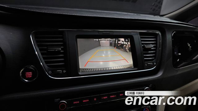 Kia Canival 2019 — photo 16