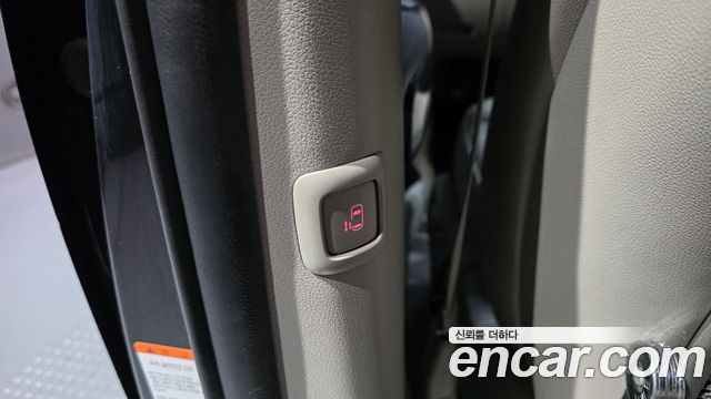 Kia Canival 2019 — photo 18