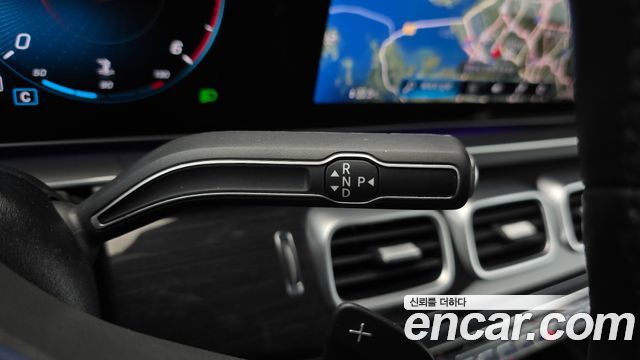 Mercedes-Benz GLE-Class 2023 — photo 12