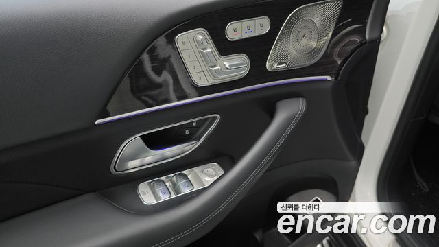 Mercedes-Benz GLE-Class 2023 — photo 19
