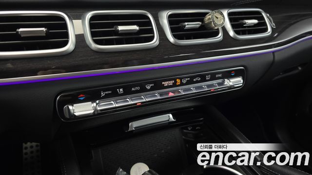 Mercedes-Benz GLE-Class 2023 — photo 24