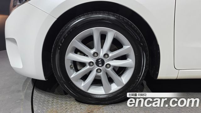 Kia K3 2016 — photo 5