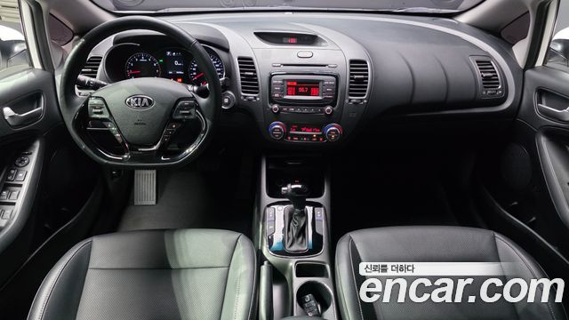 Kia K3 2016 — photo 10