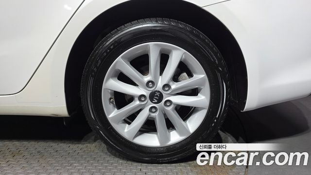 Kia K3 2016 — photo 7