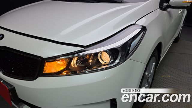 Kia K3 2016 — photo 8