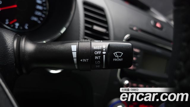 Kia K3 2016 — photo 27