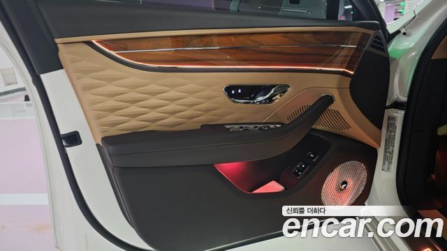 Bentley Flying Spur 2022 — photo 7