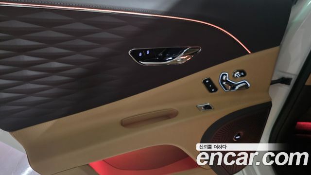 Bentley Flying Spur 2022 — photo 17