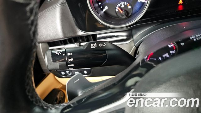 Kia Canival 2022 — photo 23