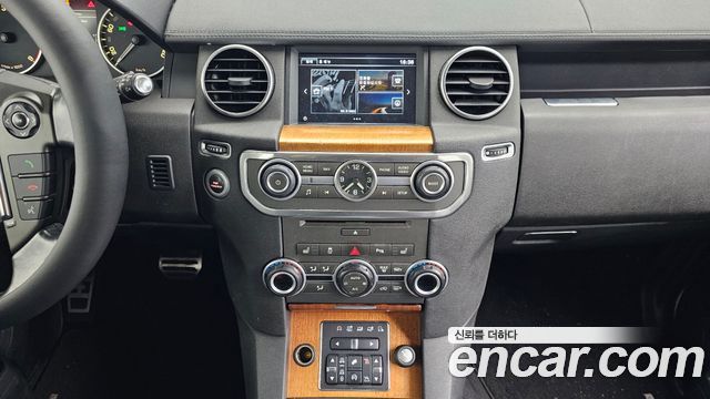 Land Rover Discovery 2016 — photo 20