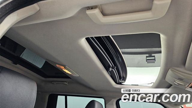 Land Rover Discovery 2016 — photo 23