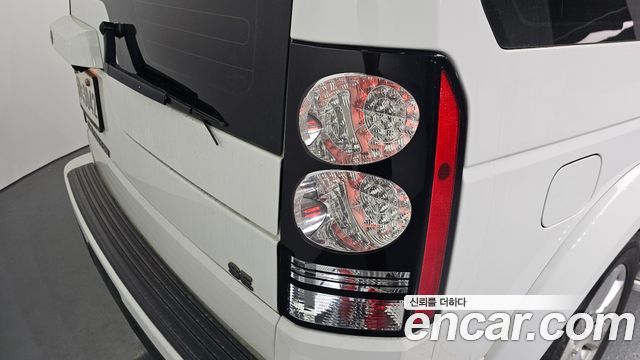 Land Rover Discovery 2016 — photo 9