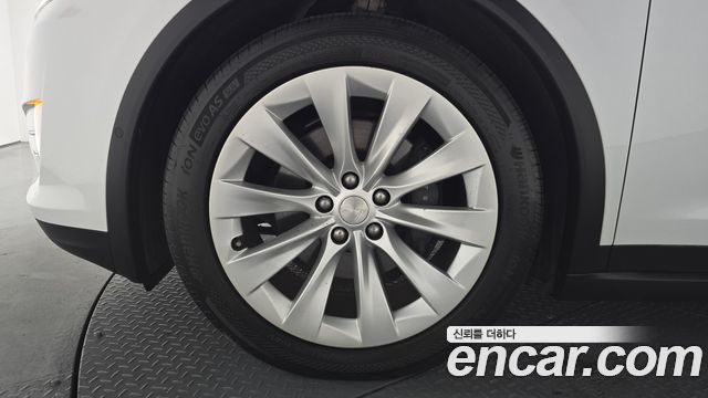 Tesla Model X 2018 — photo 5