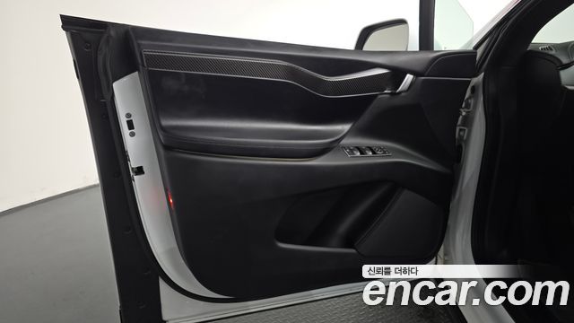 Tesla Model X 2018 — photo 14