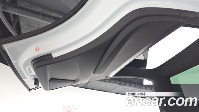 Tesla Model X 2018 — photo 15