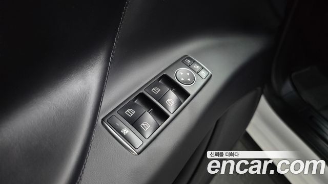 Tesla Model X 2018 — photo 27