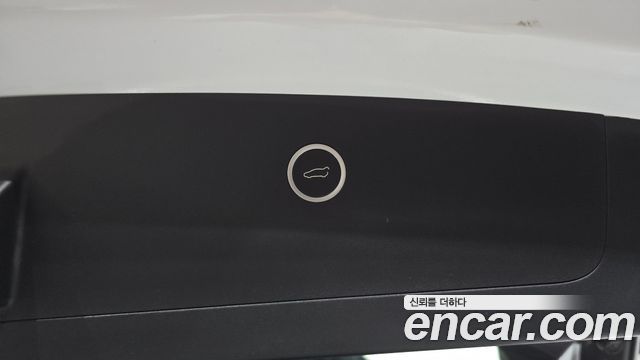 Tesla Model X 2018 — photo 32