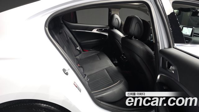 Genesis G70 2019 — photo 12