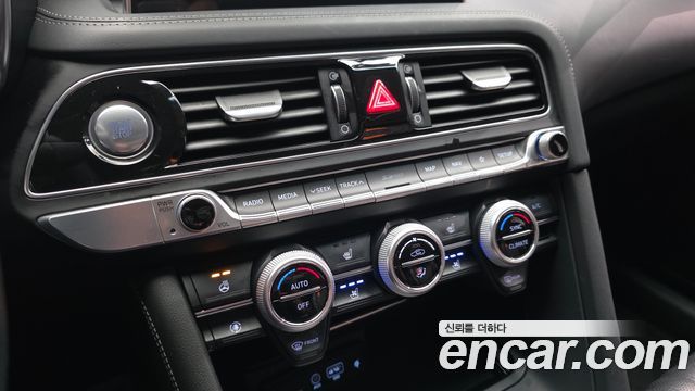 Genesis G70 2019 — photo 16
