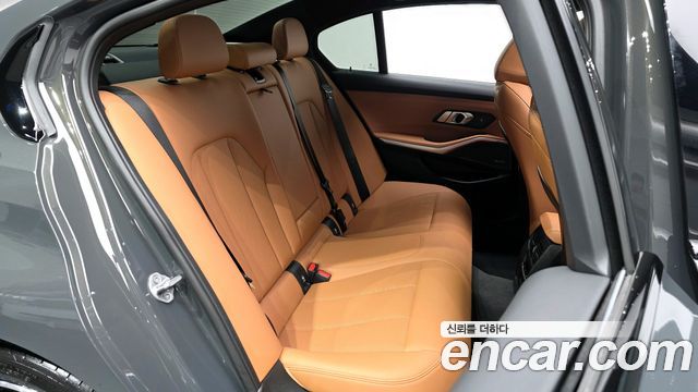 BMW 3-Series 2025 — photo 17